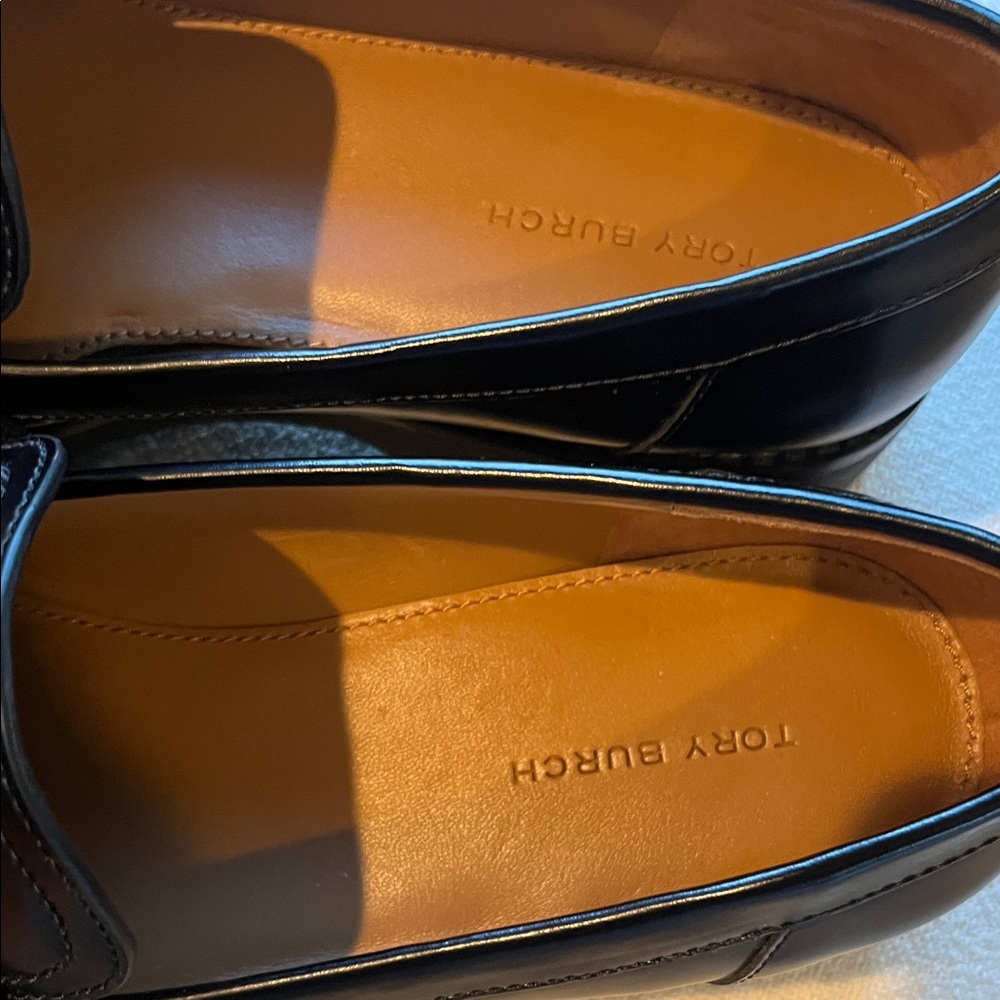 Tory Burch leather loafers size 8.5 brand new - Picture 4 of 7